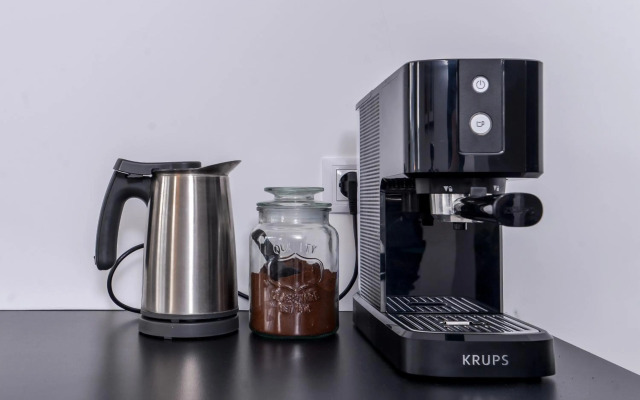 66 Apartment - Stylish Two Bedroom in Lozenets District