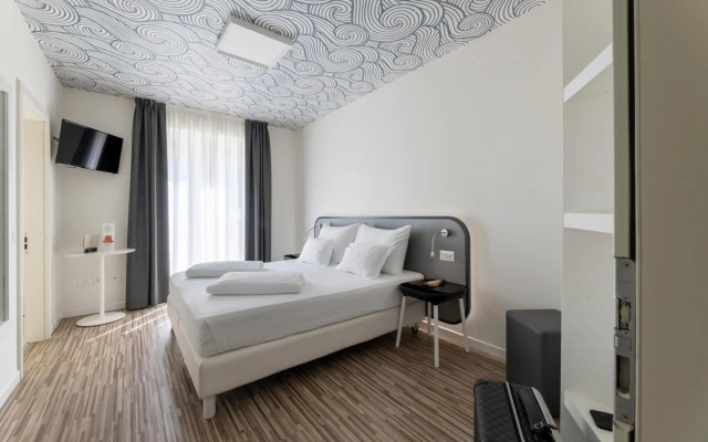 Hi Hotels Torbole Pool & Spa