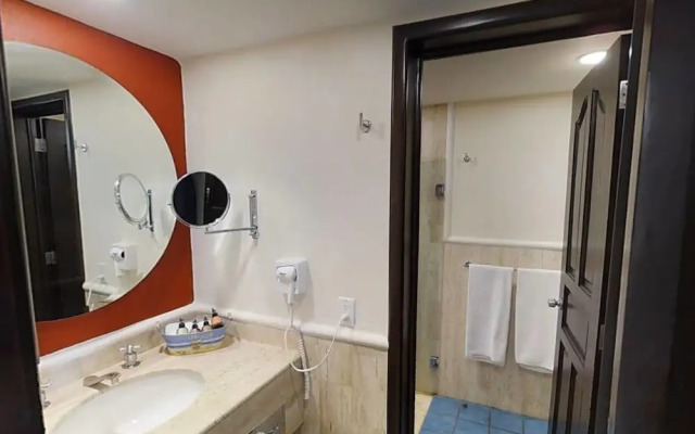 Superb Studio in Front of Marina in Cabo San Lucas