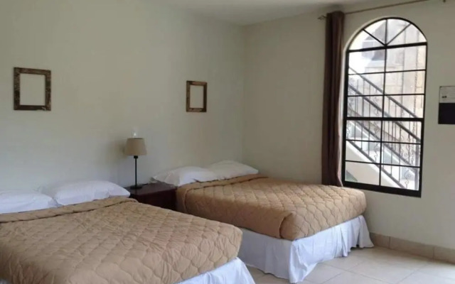 Hotel Leon Inn