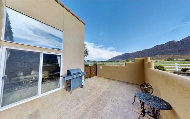 Mountain Paradise ~ G3 - 3 Br condo by RedAwning