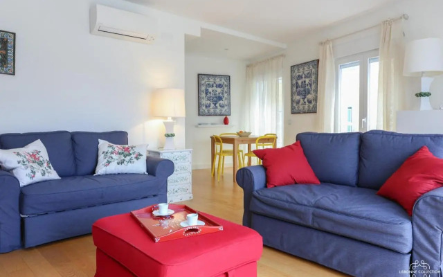 Azulejos' Charming Apartment with Terrace 2 by Lisbonne Collection