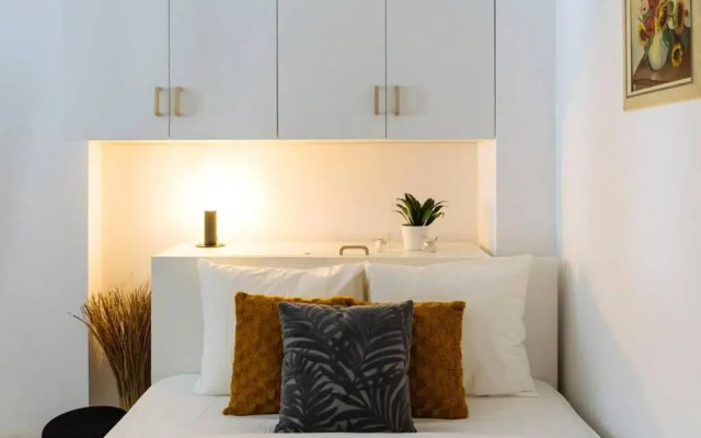 Studio with private terrace next to Cișmigiu