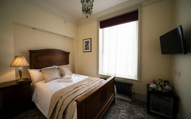 East Walls Hotel