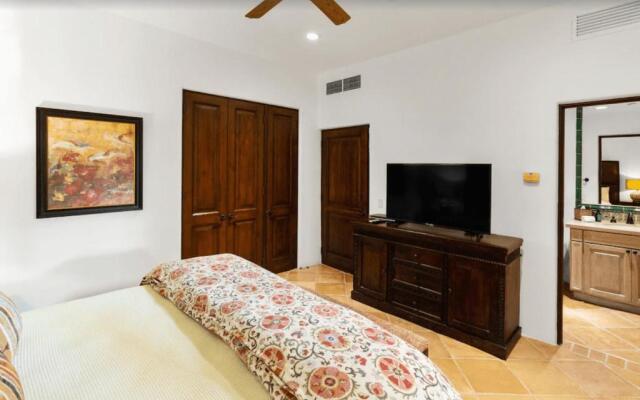 Best Executive-Style Luxury Residence on Property