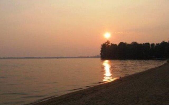 Sands on Golden Lake