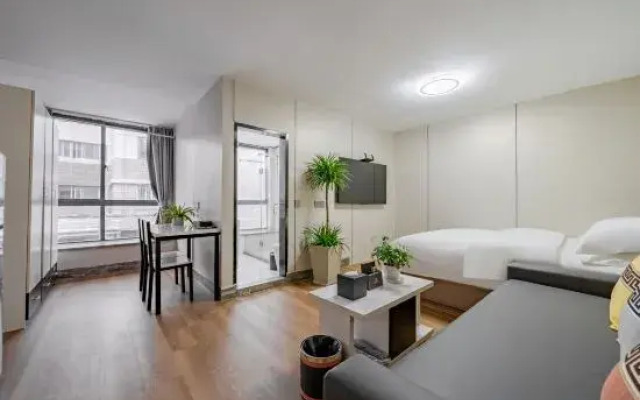 C9 Apartment Hotel (Shanghai Meilong Branch)