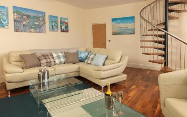 Courtyard Mews, 3 Rodley Hall, Leeds