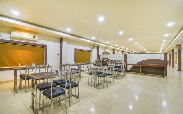 OYO 10153 Hotel Paradise Convention