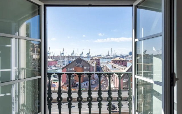 Sea View Apartment Next To Acquarium