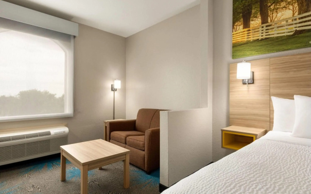 Days Inn & Suites by Wyndham Prattville-Montgomery