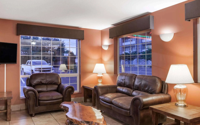 Super 8 By Wyndham Gresham Portland Area OR