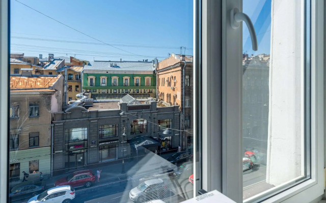 Метры в центре на Владимирском проспекте 10