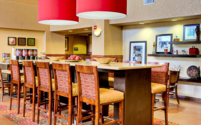 Hampton Inn & Suites Palmdale