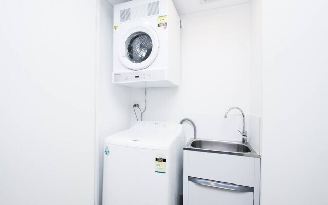 E10 Darling Harbour 2 BDR APT