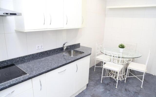 Central Market Parking opcional by Salamancavacacional