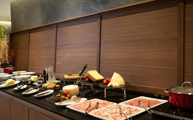 Gold Tower Lifestyle Hotel