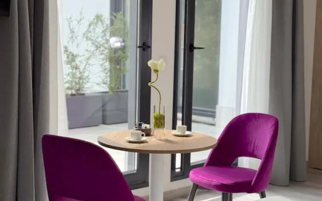 Lake and More Suite Hotel