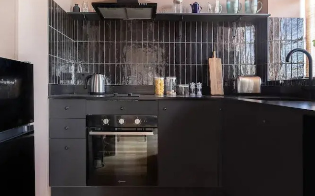 Ladbroke Grove XV by Onefinestay
