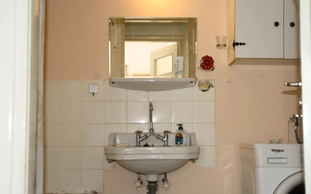 Private Bedrooms In Shared Appartment 135 Sm Athens Center