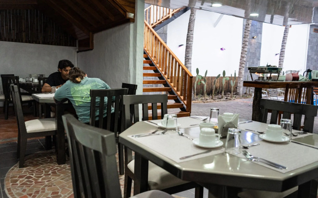 Hostal Baltra (Galapagos Apart and Suites)