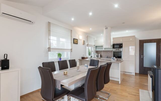 Modern Apartment in Zadar with Terrace