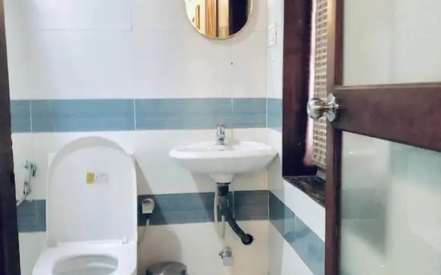 Saro Lake County Hotel