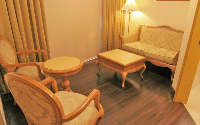 The Grand Dame Hotel