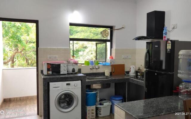 Casa Trinity - A/C fully furnished 2BHK & High speed WiFi to WFH