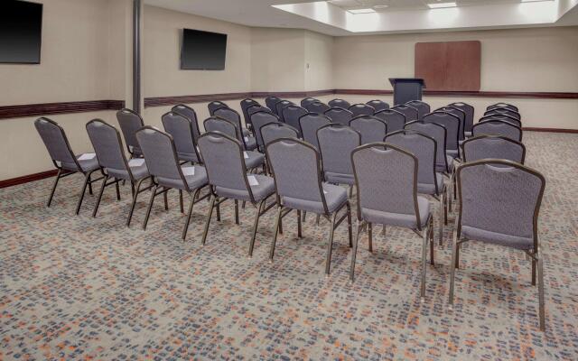 DoubleTree Suites by Hilton Dayton - Miamisburg