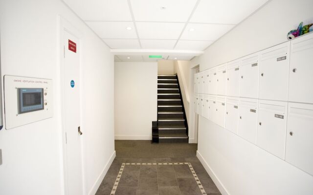 14 Compass Point