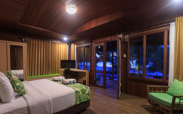 Sylvia Beach Villa – Guest Rooms – Labuan Bajo