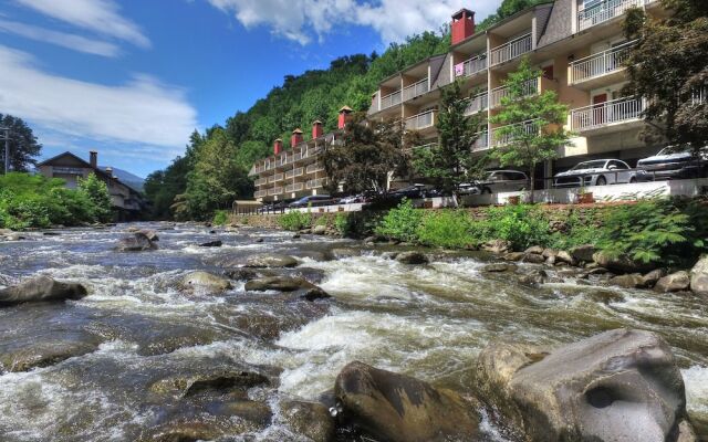 Days Inn Gatlinburg On The River