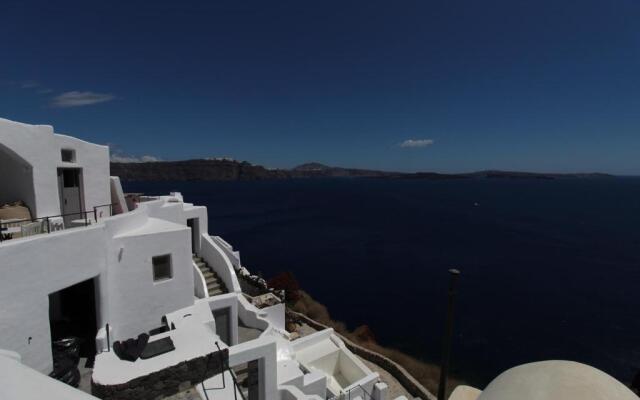 Astrea Suites Notus Dome House