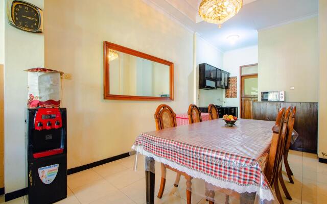 Oyo 1650 Griya Joglo Homestay