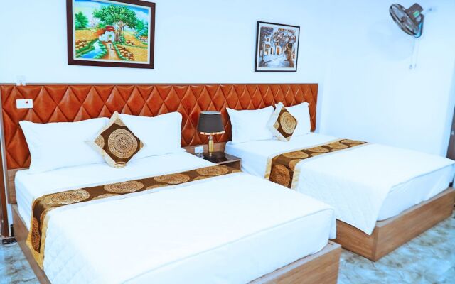 Grad Queen Hotel 2  Ha Dong