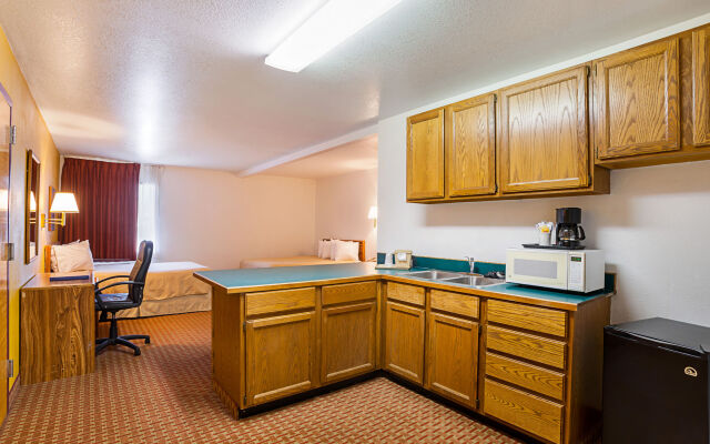 Rodeway Inn & Suites