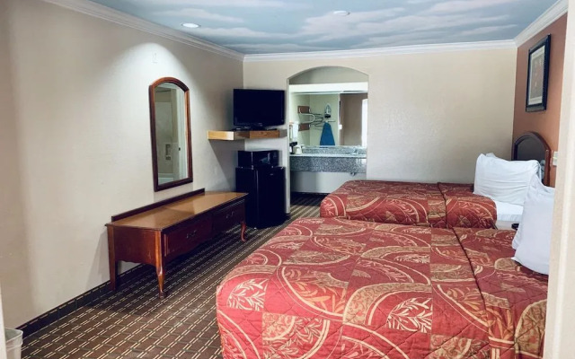 Luxury Inn & Suites Liberty