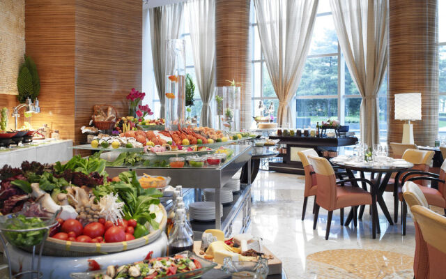 Financial International Street