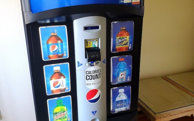 Super 8 By Wyndham Ticonderoga