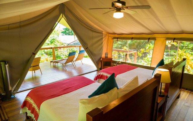 Isla Chiquita Glamping Hotel