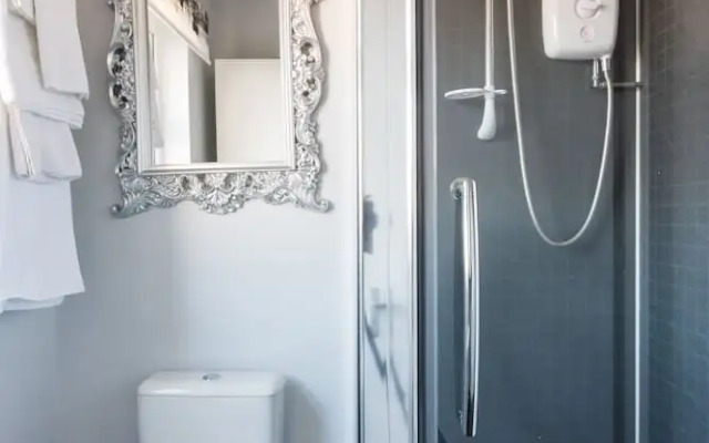 Ar Lan Y Mor Seaside Apartment