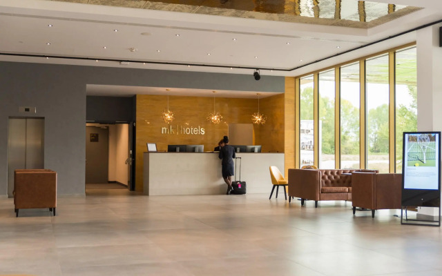 mk | hotel tirana