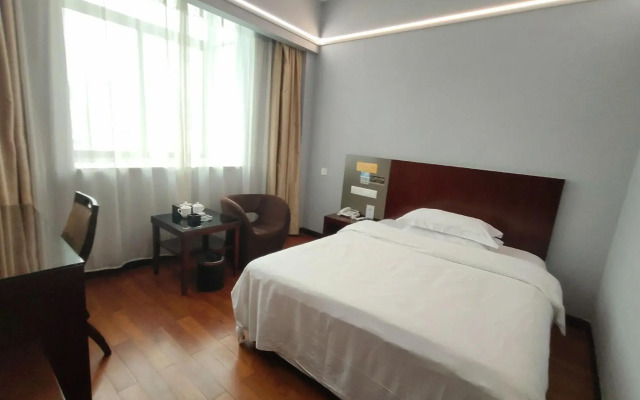 Promenade Hotel
