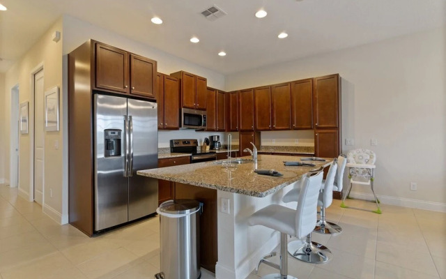 4BR Townhome in Festival