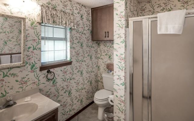 AAA Escape - Three Bedroom Cabin