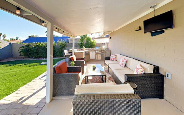 Stylish Desert Oasis - 3 Br Home