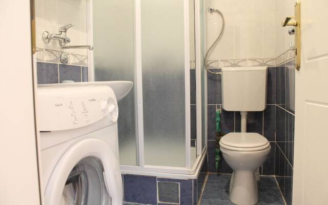 Sunny Family Apartment