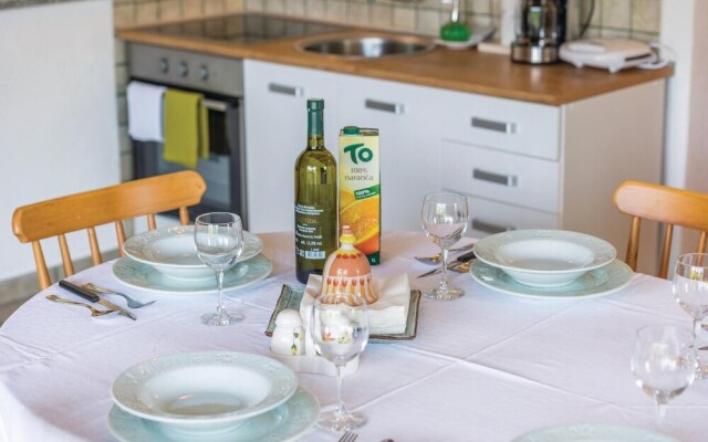 Stunning Home in Ostrobradic With Wifi and 2 Bedrooms