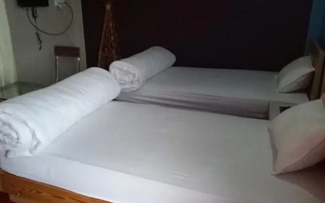Hotel Young's Stupa